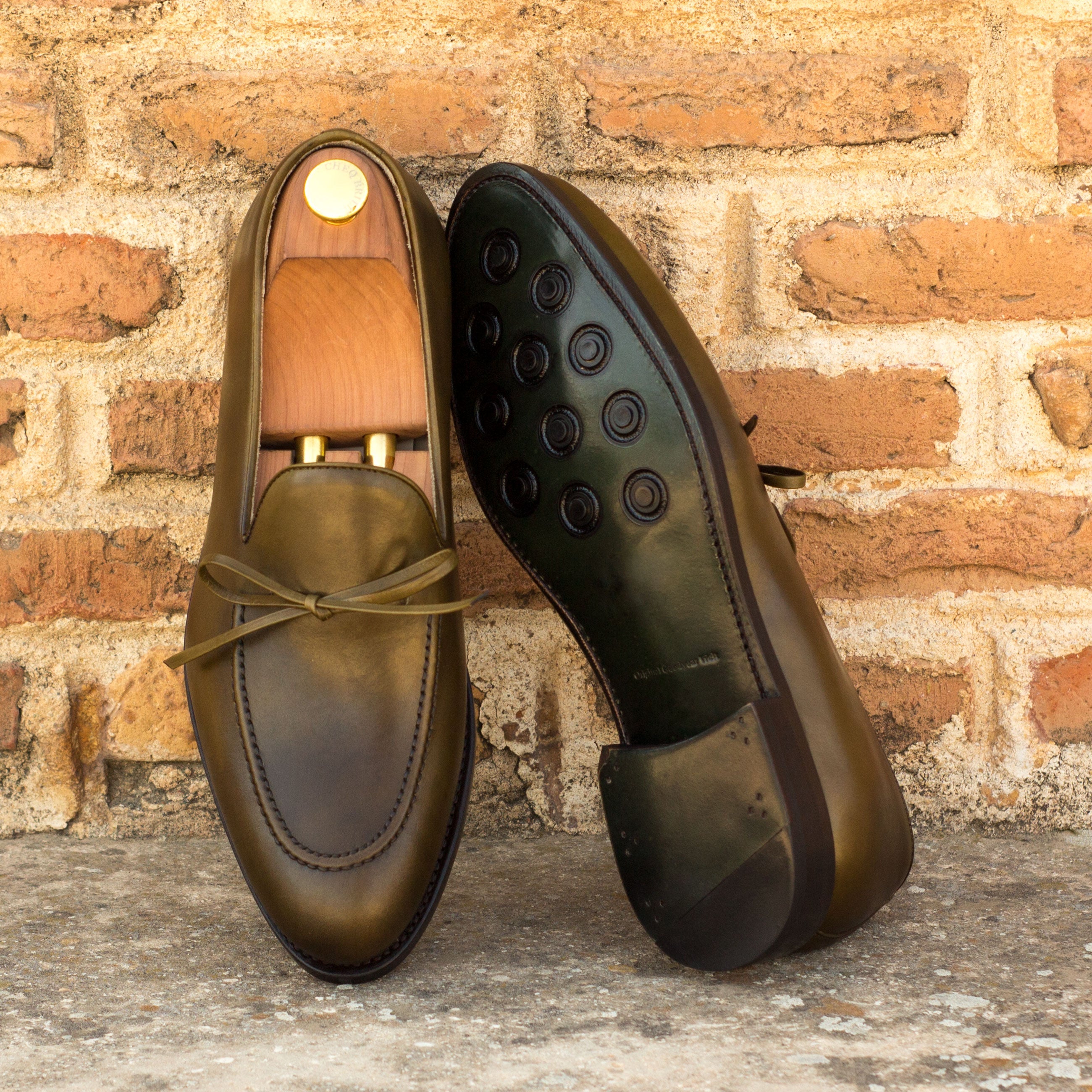 Alimo - Unique Handcrafted green Bow leather loafers