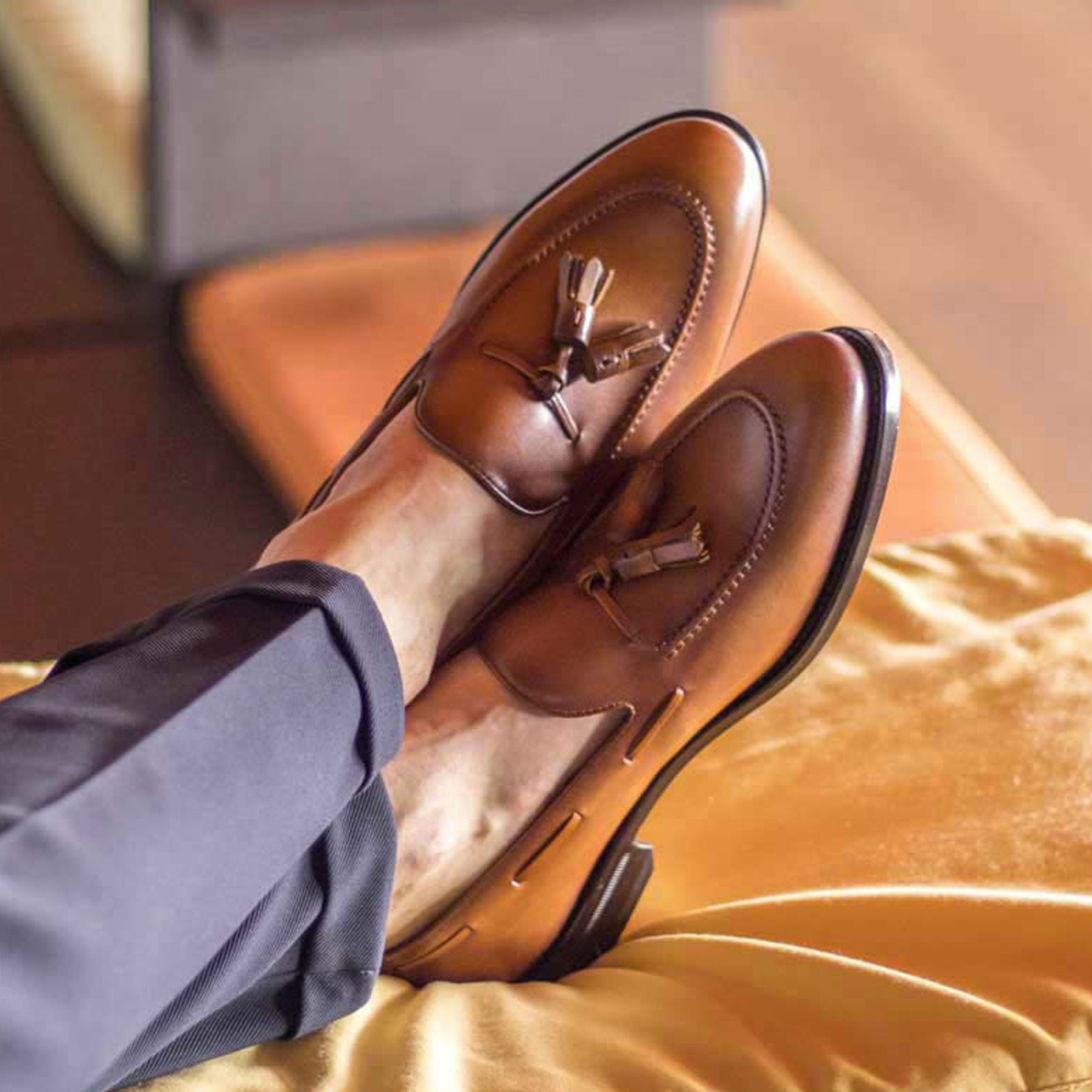 Ravelar - Classic tassel leather loafers for men. Up to size 16US
