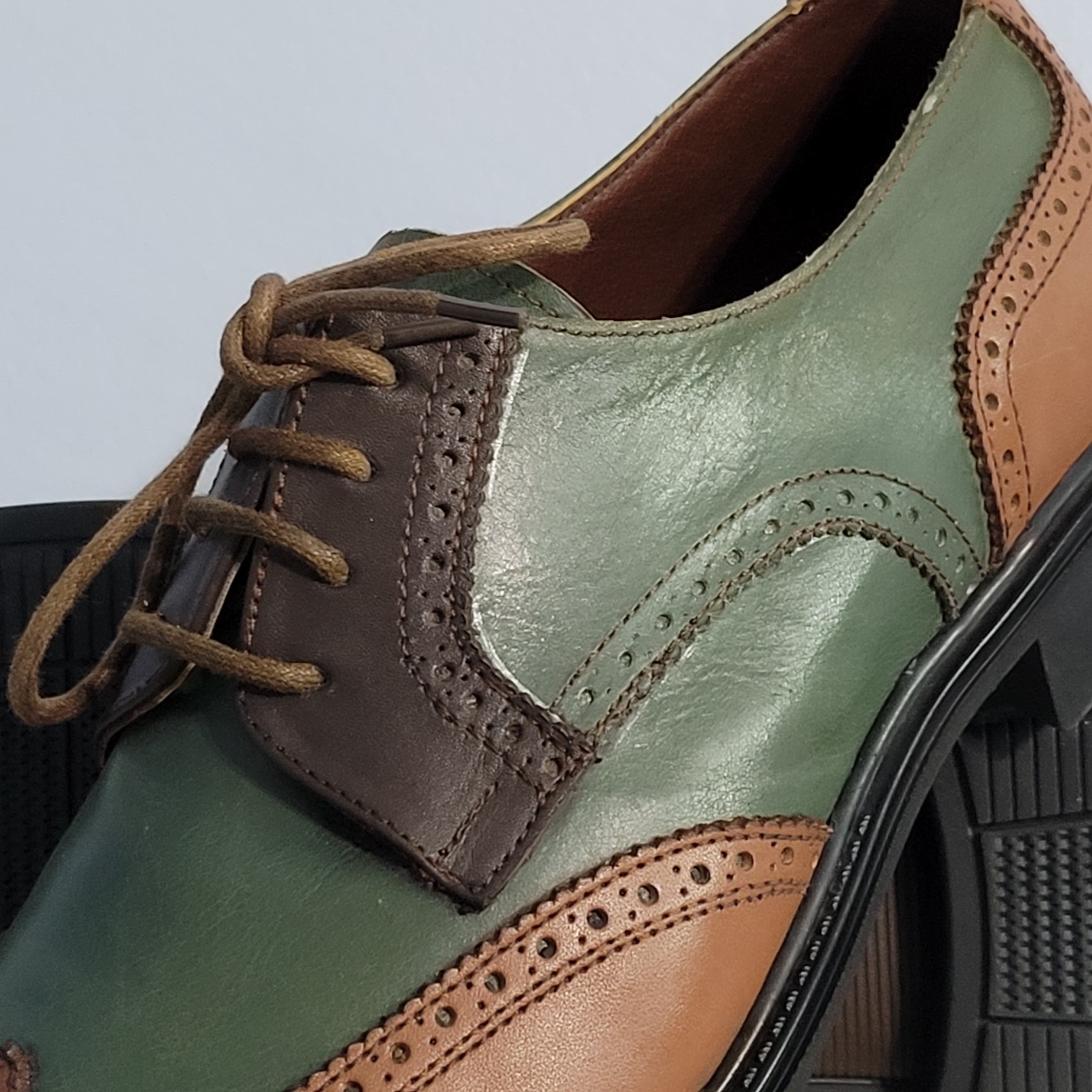 Misto - Spectator Derby shoes in Black & red or Brown & Green