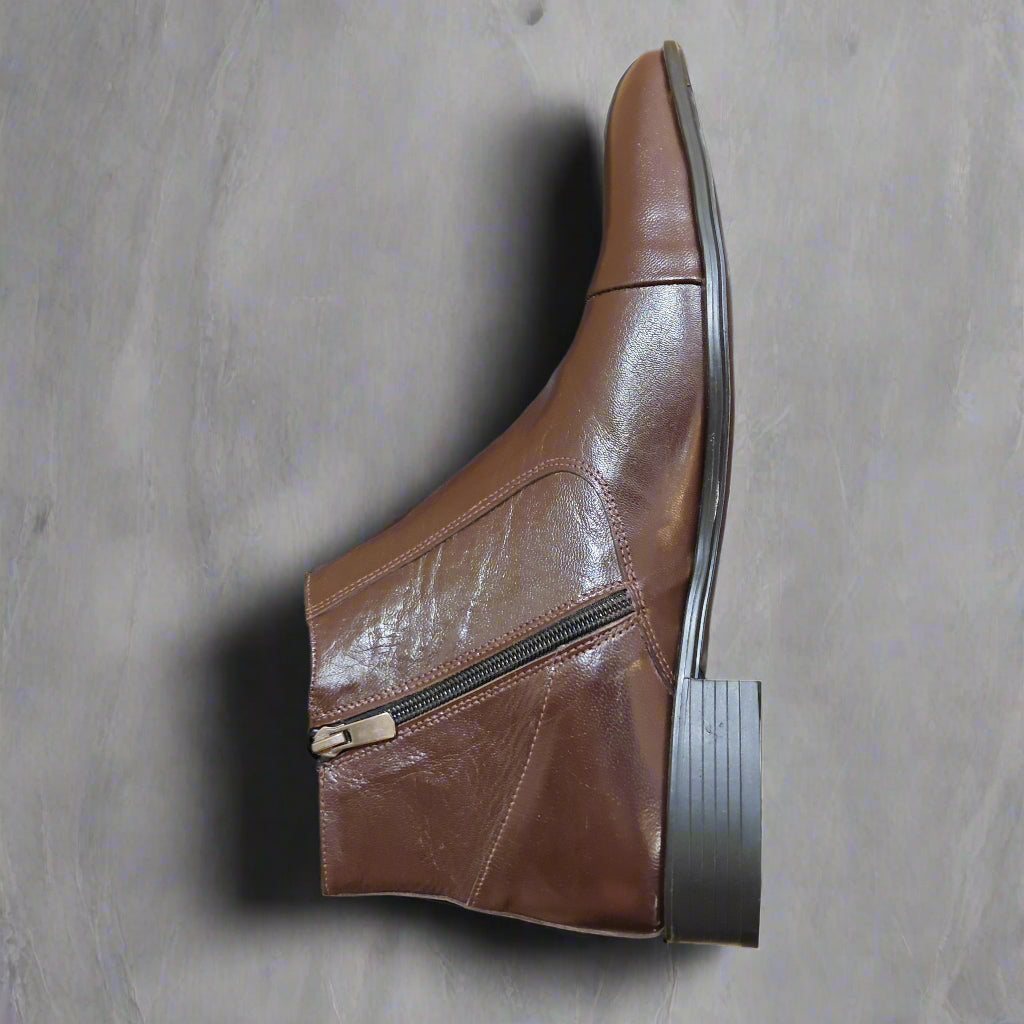 Signature Boots3 - Elegant leather broguing boots with zipper closure